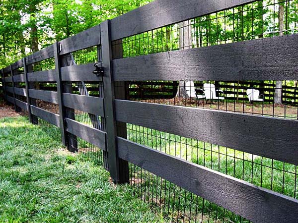 Photo of a Michigan fence company