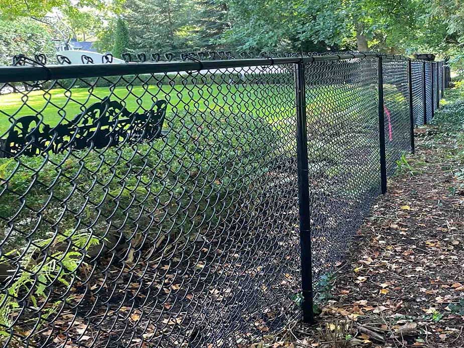 Residential Chain Link fence contractor in the Traverse City Michigan area.