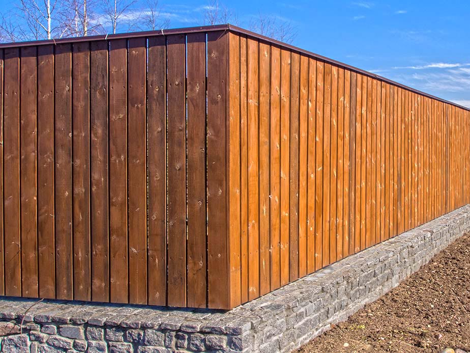 Grand Traverse County MI cap and trim style wood fence