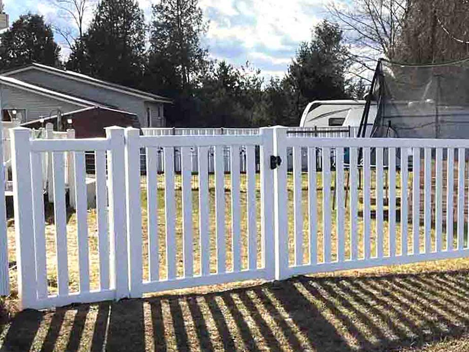 vinyl fence Grand Traverse County Michigan