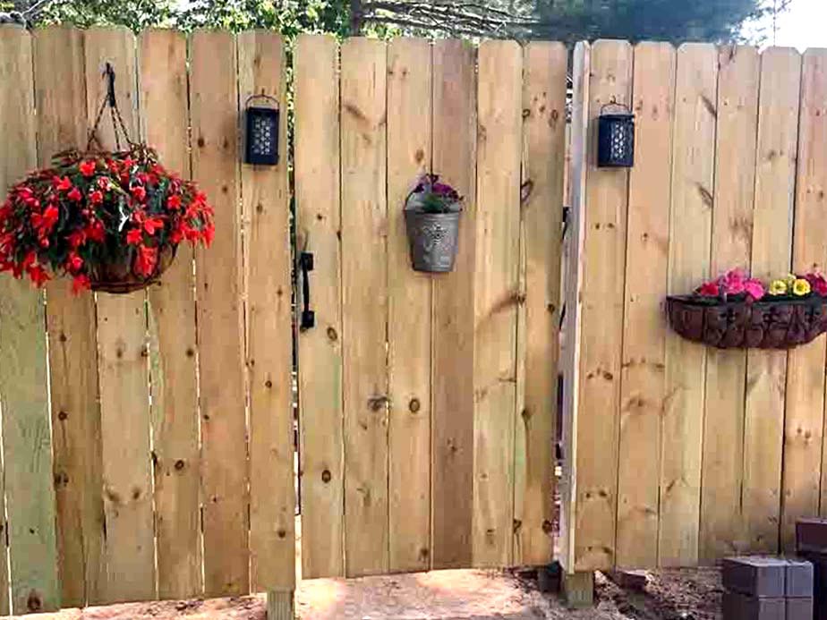 Grawn MI stockade style wood fence